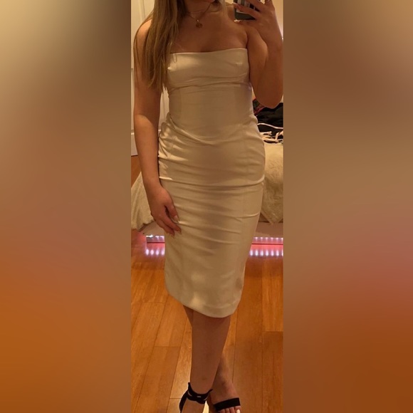 BRAND NEW HOUSE OF CB Camilla Faux Leather Strapless Midi Dress - Ivory - Picture 6 of 6